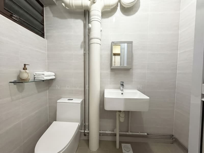 247 Kim Keat Link, 247 Kim Keat Link, 4 Bedrooms, 1,313 sqft, HDB Flat For Sale, by Novell Tan, 500219026 - Bathroom - PropertyGuru.com.sg