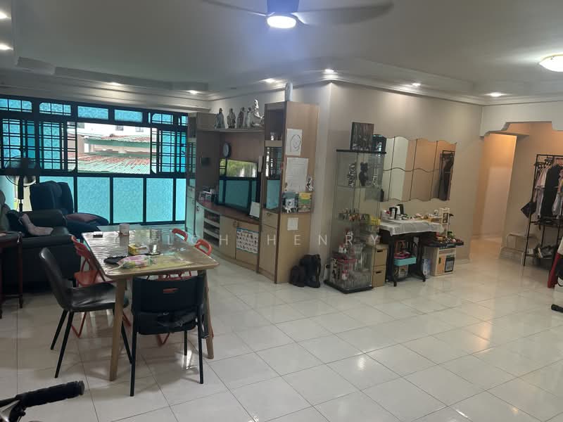 683C Jurong West Street 64, 683C Jurong West Street 64, 3 Bedrooms, 1,195 sqft, HDB Flat For Sale, by LCH Henry, 500219029 - Living Room - PropertyGuru.com.sg
