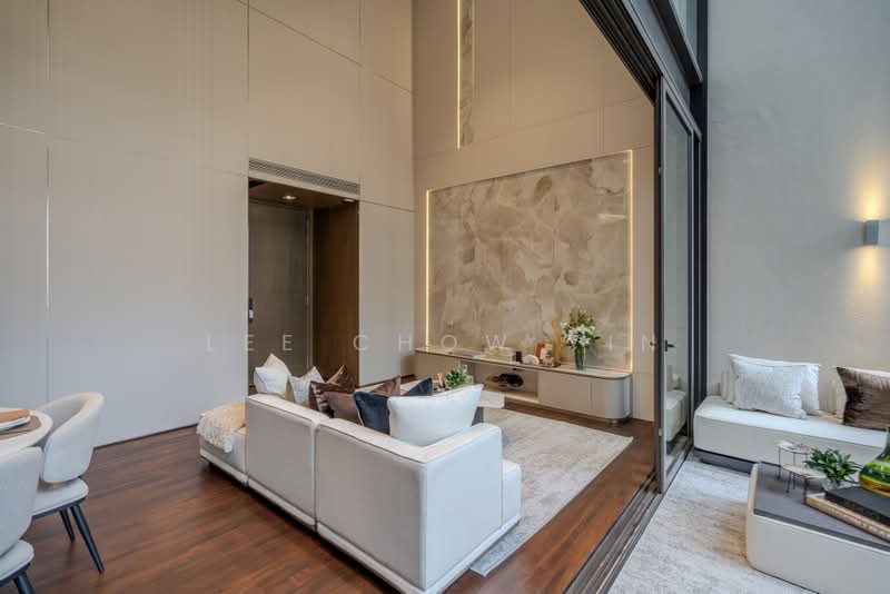 Lloyd SixtyFive, 65 Lloyd Road, 3 Bedrooms, 2,422 sqft, Condominium For Sale, by Lee Chow Yin, 500219032 - Living Room - PropertyGuru.com.sg