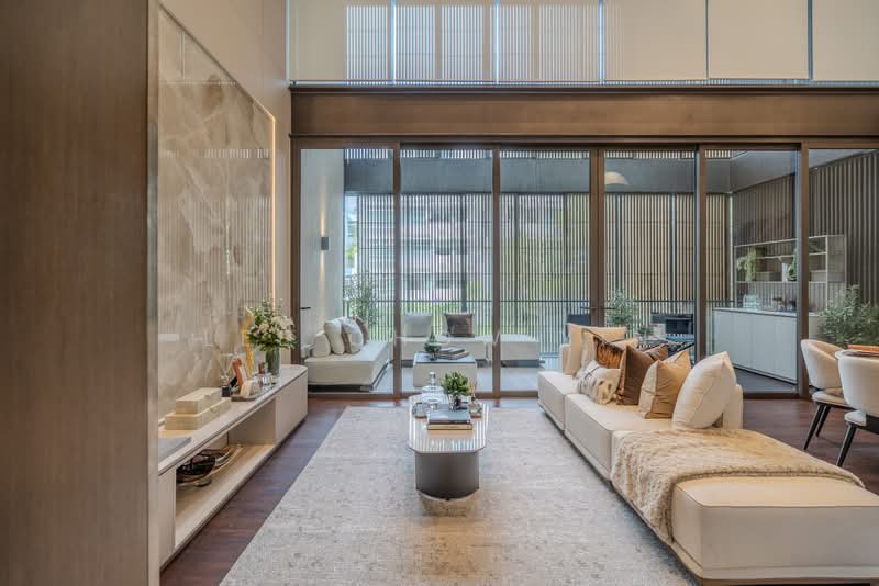 Lloyd SixtyFive, 65 Lloyd Road, 3 Bedrooms, 2,422 sqft, Condominium For Sale, by Lee Chow Yin, 500219032 - Living Room - PropertyGuru.com.sg