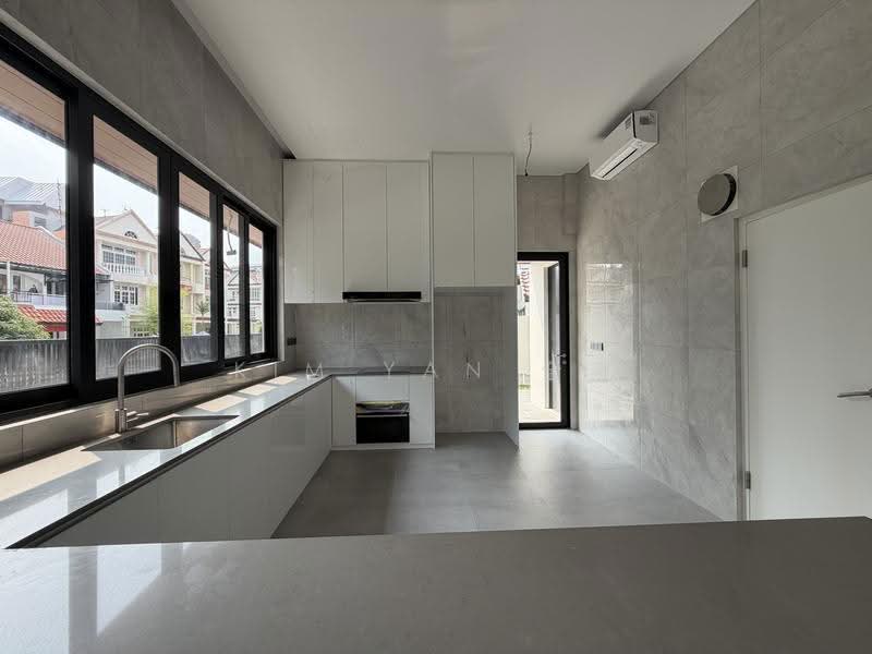 Brand New and Freehold Semi-D, 4 levels with Lift, modern design, Telok Kurau - call Kim Yan @ 8130 3636 to view now!, East Coast / Marine Parade, 6 Bedrooms, 5,765 sqft, Semi-Detached House For Sale, by Kim Yan 金燕, 500219033 - Kitchen - PropertyGuru.com.sg