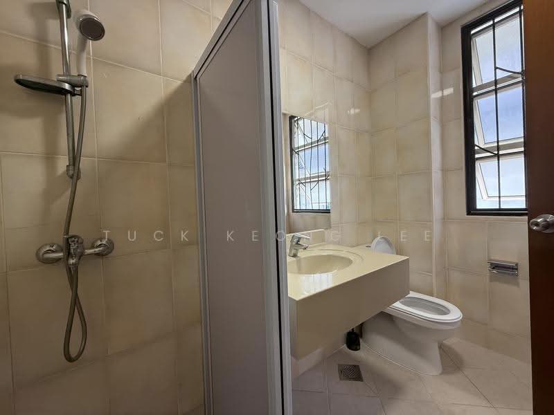Near Potong Pasir MRT, Macpherson / Potong Pasir, Room Rental, 250 sqft, Semi-Detached House For Rent, by Tuck Keong Lee, 500219044 - Bathroom - PropertyGuru.com.sg