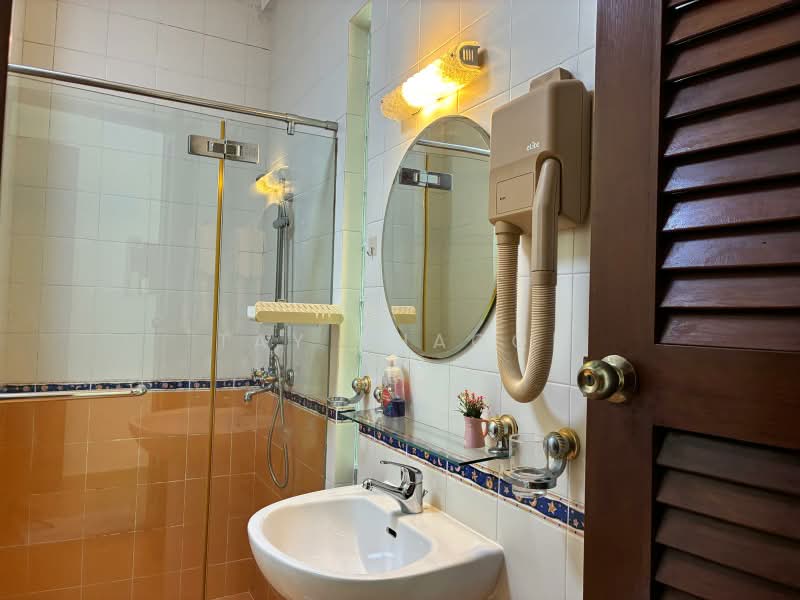 Clementi Park, 010101 Sunset Drive, Room Rental, 160 sqft, Condominium For Rent, by Tay Shaoqi, 500219047 - Bathroom - PropertyGuru.com.sg
