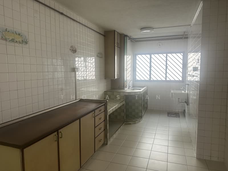 214 Petir Road, 214 Petir Road, 3 Bedrooms, 1,108 sqft, HDB Flat For Sale, by Thomas Tan, 500219055 - Kitchen - PropertyGuru.com.sg