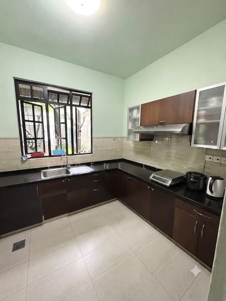 Llyn Gardens, Paya Lebar Walk, 4 Bedrooms, 2,500 sqft, Terraced House For Rent, by Eugene Lee, 500219063 - Kitchen - PropertyGuru.com.sg