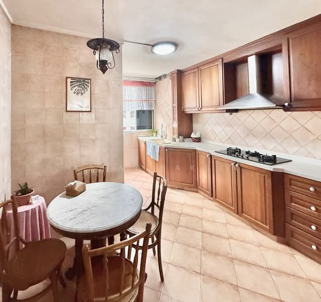 748 Jurong West Street 73, 748 Jurong West Street 73, 3 Bedrooms, 1,119 sqft, HDB Flat For Sale, by Azhar Baksin, 500219077 - Kitchen - PropertyGuru.com.sg