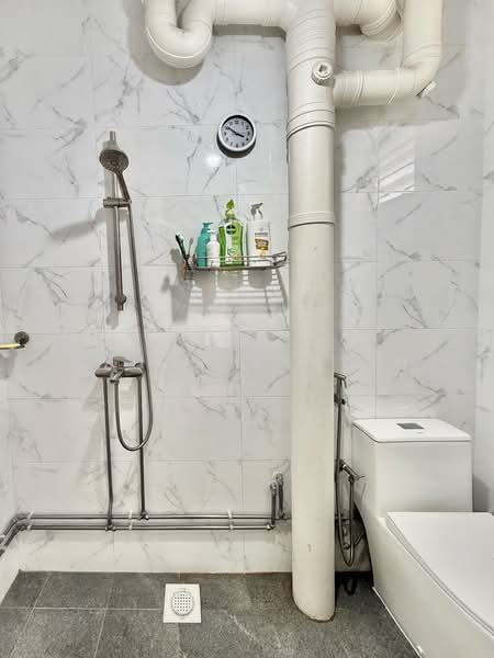 748 Jurong West Street 73, 748 Jurong West Street 73, 3 Bedrooms, 1,119 sqft, HDB Flat For Sale, by Azhar Baksin, 500219077 - Common Bathroom - PropertyGuru.com.sg