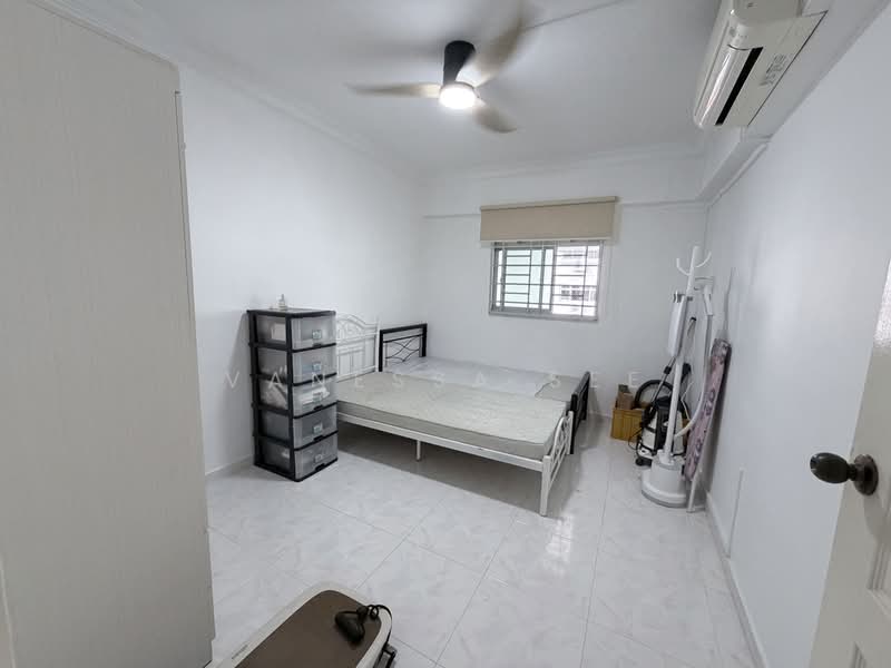 103 Ang Mo Kio Avenue 3, 103 Ang Mo Kio Avenue 3, Room Rental, 150 sqft, HDB Flat For Rent, by Vanessa See, 500219079 - Bedroom - PropertyGuru.com.sg