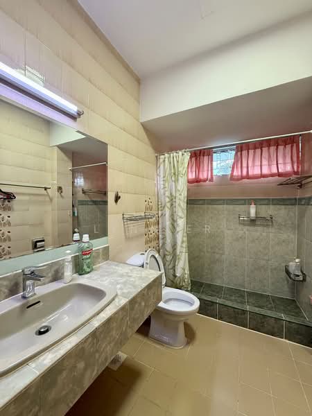 White House Park, White House Park, 4 Bedrooms, 6,500 sqft, Good Class Bungalow For Sale, by Lynn Er, 500219086 - Bathroom - PropertyGuru.com.sg