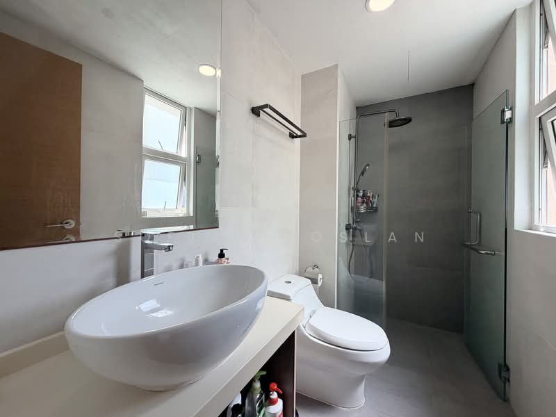 The Floravale, 218 Westwood Avenue, 3 Bedrooms, 1,324 sqft, Executive Condominium For Sale, by Sofian Roslan, 500219093 - Bathroom - PropertyGuru.com.sg