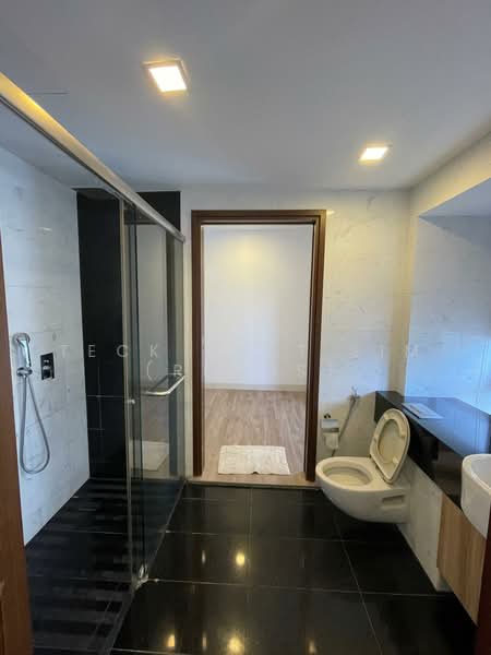 Alexis, 356 Alexandra Road, 2 Bedrooms, 829 sqft, Condominium For Sale, by Teck Huat Sim (Remus), 500219100 - Bathroom - PropertyGuru.com.sg