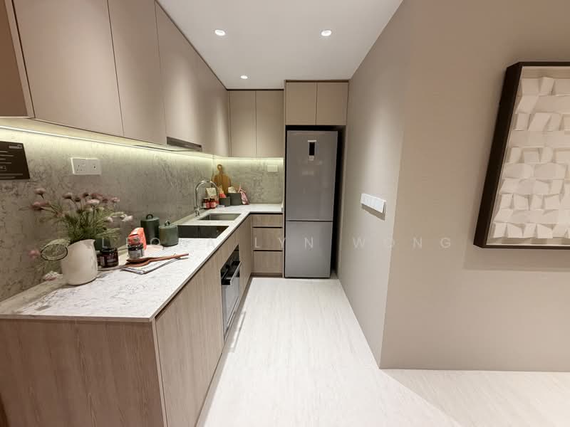 Bloomsbury Residences, 61 Media Circle, 2 Bedrooms, 676 sqft, Apartment For Sale, by Leona Lyn Wong, 500219115 - Kitchen - PropertyGuru.com.sg