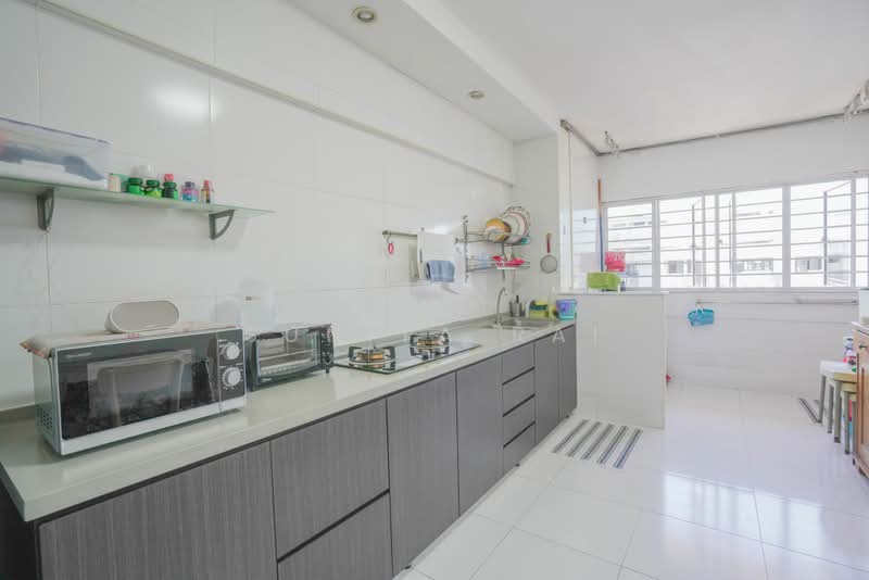 529 Bedok North Street 3, 529 Bedok North Street 3, 2 Bedrooms, 732 sqft, HDB Flat For Sale, by Sunita Rai, 500219120 - Kitchen - PropertyGuru.com.sg