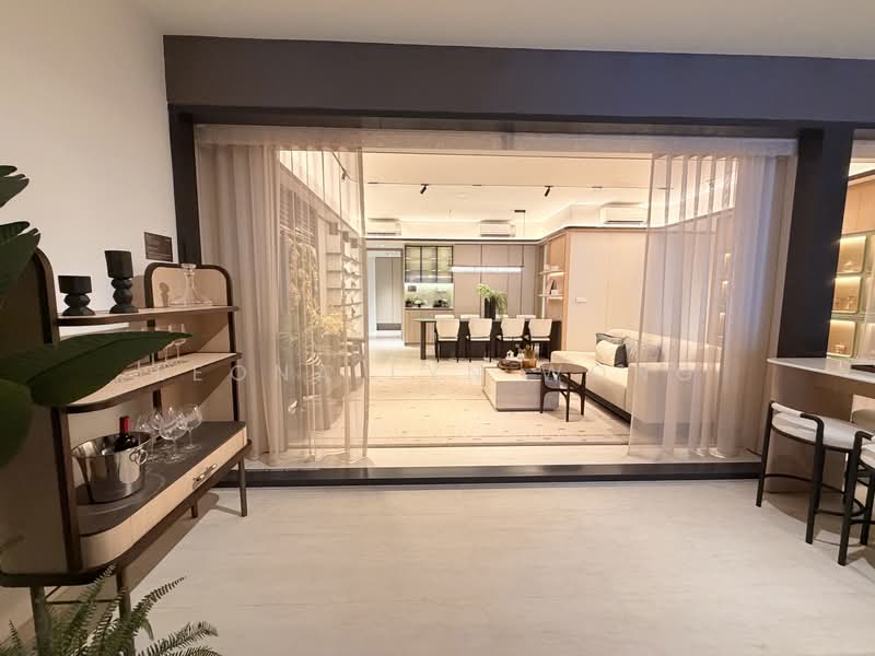 Bloomsbury Residences, 61 Media Circle, 4 Bedrooms, 1,421 sqft, Apartment For Sale, by Leona Lyn Wong, 500219121 - Living Room - PropertyGuru.com.sg