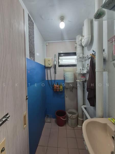 53 New Upper Changi Road, 53 New Upper Changi Road, Room Rental, 100 sqft, HDB Flat For Rent, by S K Teo Jonathon, 500219124 - Bathroom - PropertyGuru.com.sg