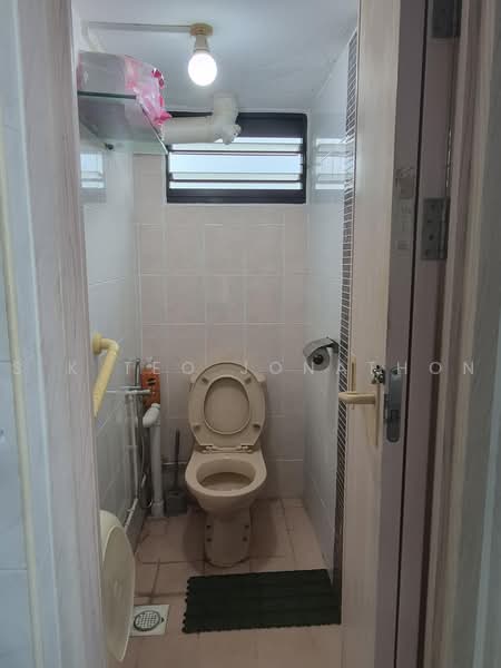 53 New Upper Changi Road, 53 New Upper Changi Road, Room Rental, 100 sqft, HDB Flat For Rent, by S K Teo Jonathon, 500219124 - Bathroom - PropertyGuru.com.sg