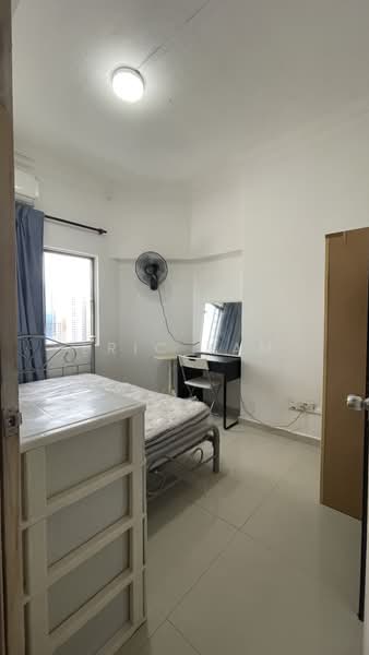 Textile Centre, 200 Jalan Sultan, Room Rental, 200 sqft, Apartment For Rent, by Eric Yam, 500219137 - Bedroom - PropertyGuru.com.sg