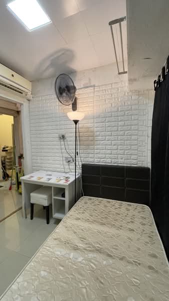 Textile Centre, 200 Jalan Sultan, Room Rental, 200 sqft, Apartment For Rent, by Eric Yam, 500219137 - Bedroom - PropertyGuru.com.sg