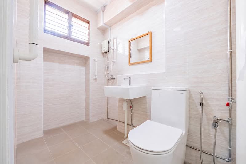230J Tampines Street 21, 230J Tampines Street 21, 4 Bedrooms, 1,604 sqft, HDB Flat For Sale, by JOHN YEO, 500219138 - Bathroom - PropertyGuru.com.sg