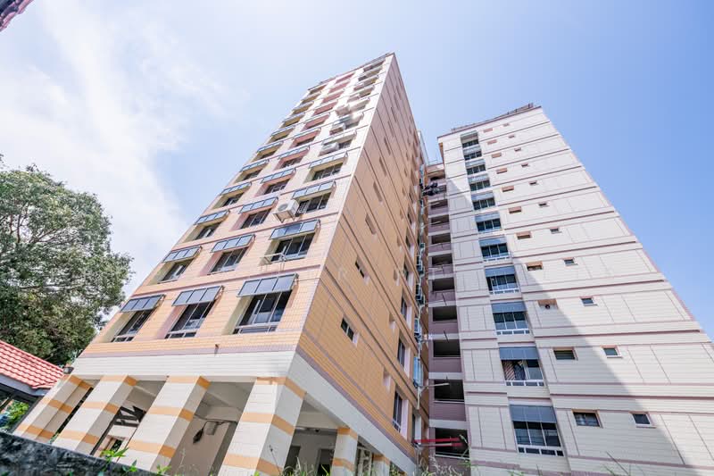 230J Tampines Street 21, 230J Tampines Street 21, 4 Bedrooms, 1,604 sqft, HDB Flat For Sale, by JOHN YEO, 500219138 - Exterior - PropertyGuru.com.sg
