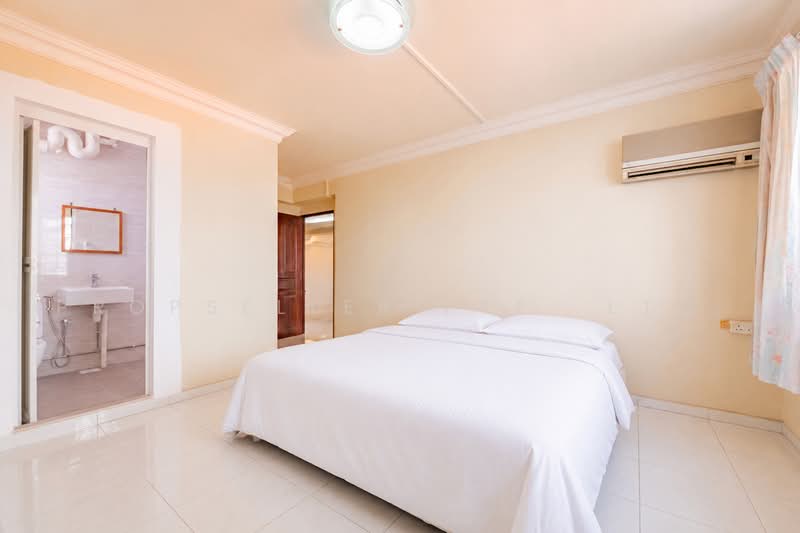 230J Tampines Street 21, 230J Tampines Street 21, 4 Bedrooms, 1,604 sqft, HDB Flat For Sale, by JOHN YEO, 500219138 - Bedroom - PropertyGuru.com.sg