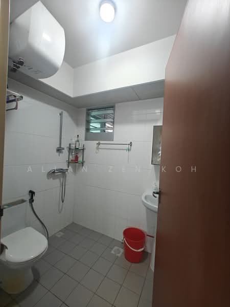 802B Keat Hong Close, 802B Keat Hong Close, 3 Bedrooms, 990 sqft, HDB Flat For Sale, by Allan Zen Koh, 500219139 - Bathroom - PropertyGuru.com.sg