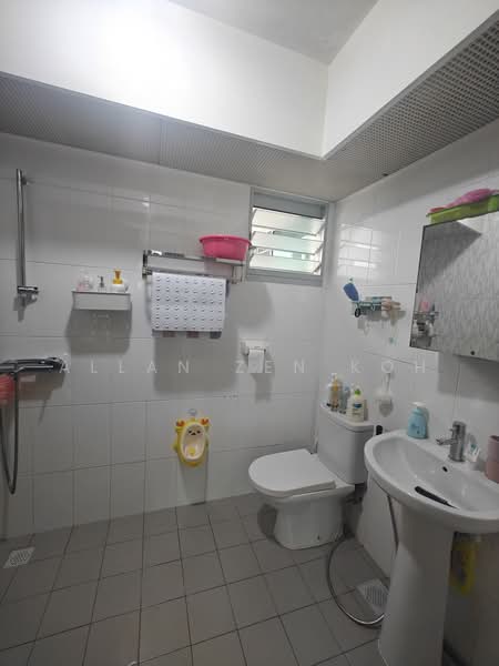 802B Keat Hong Close, 802B Keat Hong Close, 3 Bedrooms, 990 sqft, HDB Flat For Sale, by Allan Zen Koh, 500219139 - Bathroom - PropertyGuru.com.sg