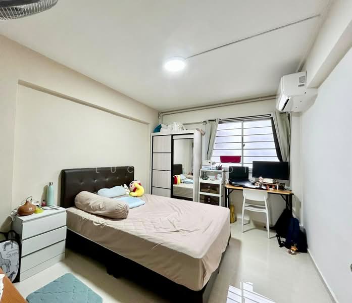338 Bukit Batok Street 34, 338 Bukit Batok Street 34, 3 Bedrooms, 904 sqft, HDB Flat For Sale, by Lucas Gooi, 500219142 - Bedroom - PropertyGuru.com.sg