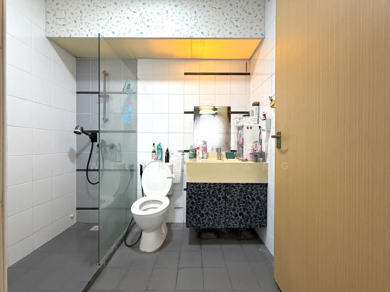 268C Punggol Field, 268C Punggol Field, 3 Bedrooms, 1,066 sqft, HDB Flat For Sale, by Wilfred Kang, 500219143 - Master Bathroom - PropertyGuru.com.sg