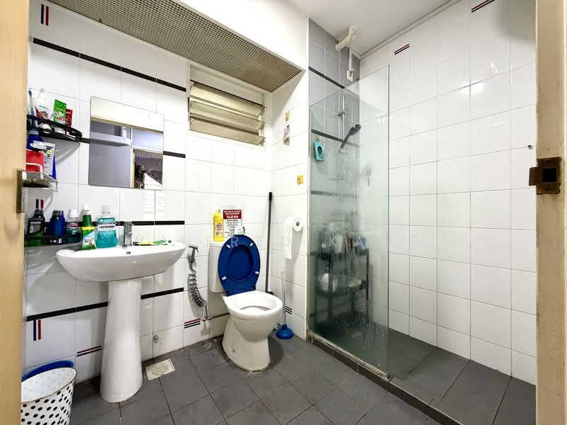 268C Punggol Field, 268C Punggol Field, 3 Bedrooms, 1,066 sqft, HDB Flat For Sale, by Wilfred Kang, 500219143 - Common Bathroom - PropertyGuru.com.sg