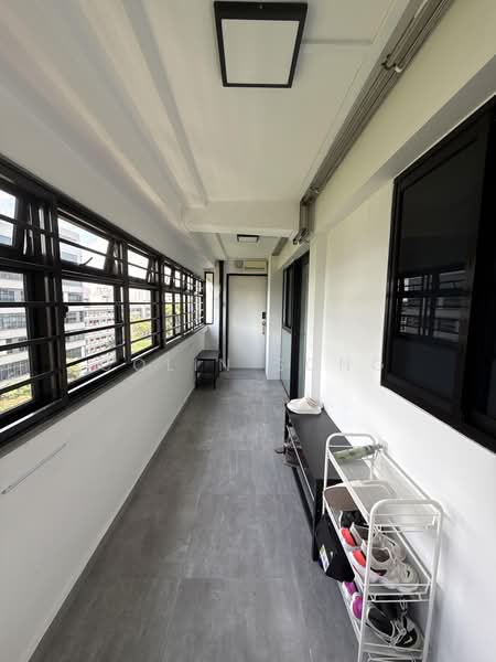 203 Toa Payoh North, 203 Toa Payoh North, 5 Bedrooms, 1,615 sqft, HDB Flat For Sale, by Colin Song, 500219153 - Corridor - PropertyGuru.com.sg