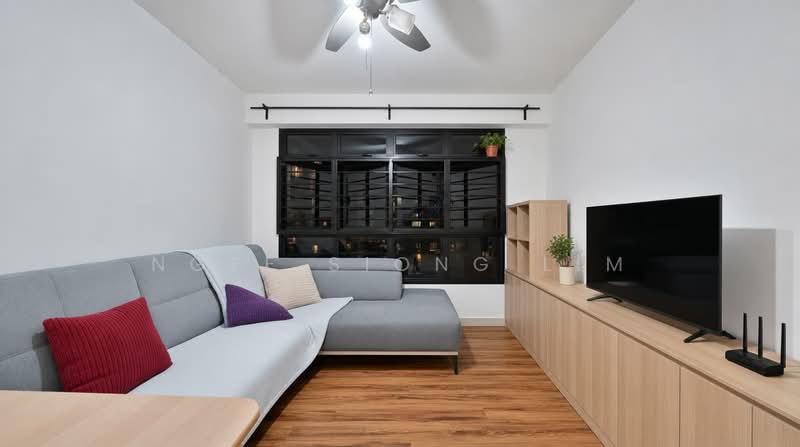 546A Segar Road, 546A Segar Road, 3 Bedrooms, 990 sqft, HDB Flat For Sale, by Ngee Siong Lim, 500219155 - Living Room - PropertyGuru.com.sg