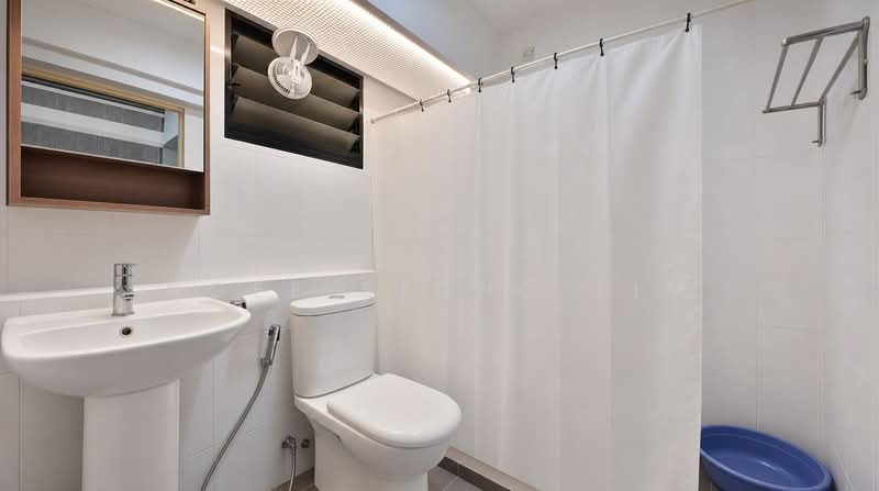 546A Segar Road, 546A Segar Road, 3 Bedrooms, 990 sqft, HDB Flat For Sale, by Ngee Siong Lim, 500219155 - Bathroom - PropertyGuru.com.sg