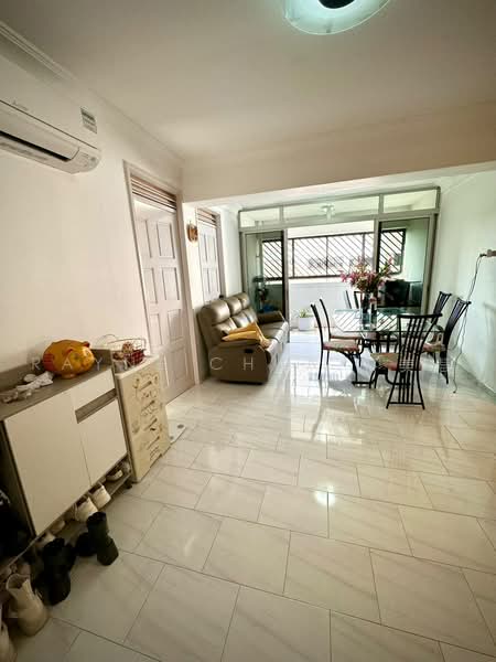 408 Serangoon Avenue 1, 408 Serangoon Avenue 1, 3 Bedrooms, 1,302 sqft, HDB Flat For Rent, by Rayne Chua 蔡美慧, 500219167 - Dining Family Room - PropertyGuru.com.sg