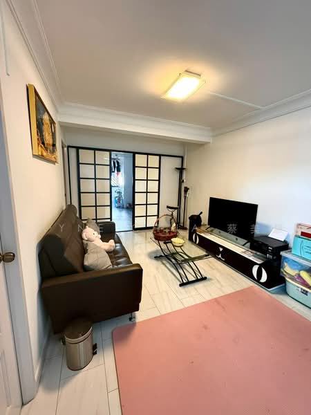 408 Serangoon Avenue 1, 408 Serangoon Avenue 1, 3 Bedrooms, 1,302 sqft, HDB Flat For Rent, by Rayne Chua 蔡美慧, 500219167 - Living Room - PropertyGuru.com.sg