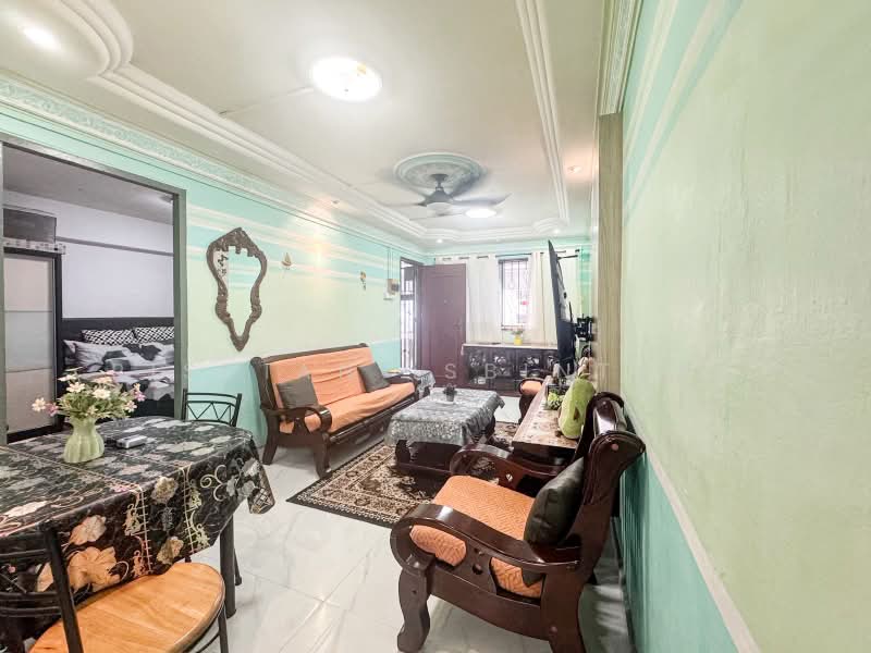 528 Jurong West Street 52, 528 Jurong West Street 52, 2 Bedrooms, 721 sqft, HDB Flat For Sale, by Risdian Isbintara, 500219176 - Living Room - PropertyGuru.com.sg