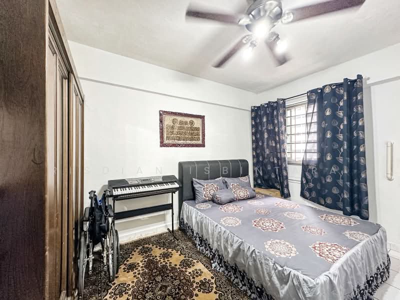 528 Jurong West Street 52, 528 Jurong West Street 52, 2 Bedrooms, 721 sqft, HDB Flat For Sale, by Risdian Isbintara, 500219176 - Bedroom - PropertyGuru.com.sg