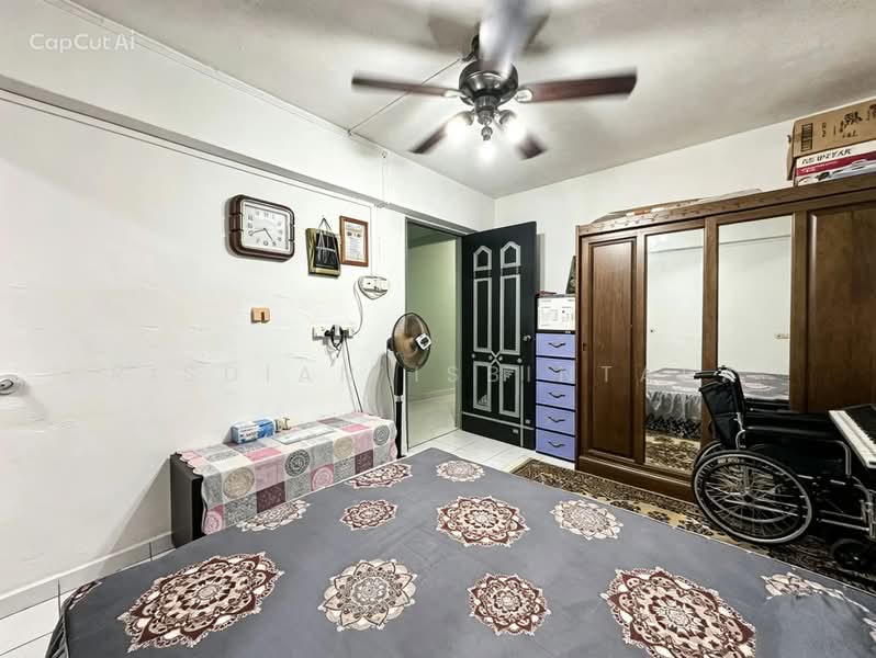 528 Jurong West Street 52, 528 Jurong West Street 52, 2 Bedrooms, 721 sqft, HDB Flat For Sale, by Risdian Isbintara, 500219176 - Bedroom - PropertyGuru.com.sg