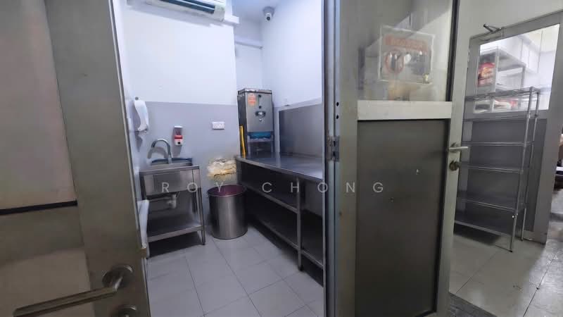 Mandai Foodlink, 5 Mandai Link, 2,572 sqft, Factory / Workshop (B2) For Sale, by Roy Chong, 500219177 - Kitchen - CommercialGuru.com.sg