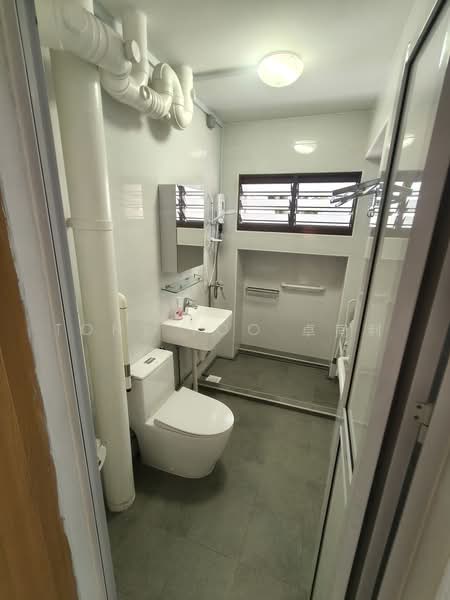 88 Redhill Close, 88 Redhill Close, 3 Bedrooms, 1,227 sqft, HDB Flat For Sale, by Tony Too 卓同利, 500219187 - Bathroom - PropertyGuru.com.sg