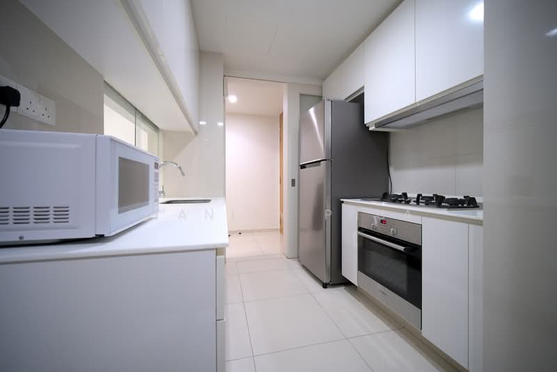 Bedok Residences, 18 Bedok North Drive, 2 Bedrooms, 1,550 sqft, Condominium For Sale, by Stanley Phua, 500219204 - Kitchen - PropertyGuru.com.sg