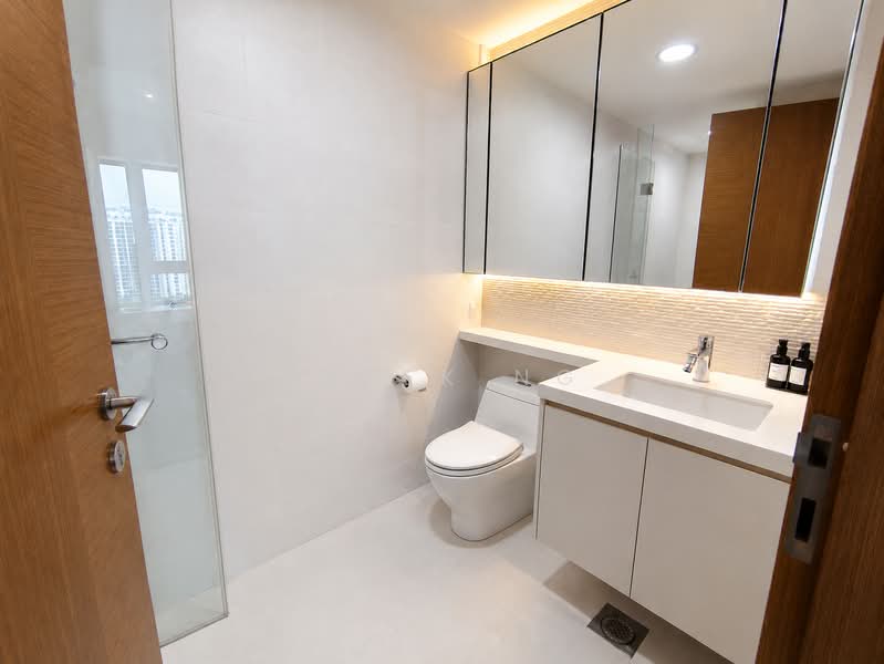 The Topiary, 11 Fernvale Lane, 3 Bedrooms, 915 sqft, Executive Condominium For Sale, by Derek Ng, 500219218 - Bathroom - PropertyGuru.com.sg