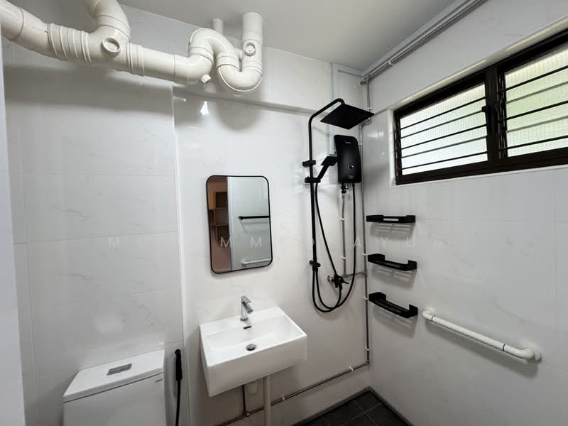 542 Hougang Avenue 8, 542 Hougang Avenue 8, 3 Bedrooms, 1,109 sqft, HDB Flat For Sale, by Muhammed Ayub, 500219219 - Bathroom - PropertyGuru.com.sg