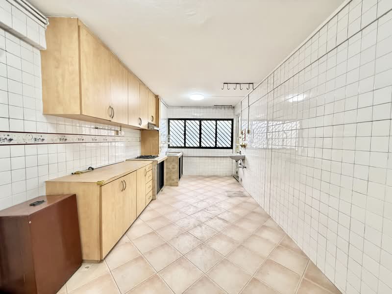 333 Ang Mo Kio Avenue 1, 333 Ang Mo Kio Avenue 1, 2 Bedrooms, 732 sqft, HDB Flat For Sale, by Aaron Yeo, 500219229 - Kitchen - PropertyGuru.com.sg