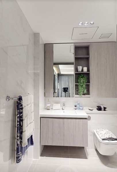 The LakeGarden Residences, 82 Yuan Ching Road, 2 Bedrooms, 678 sqft, Condominium For Sale, by Heng Kok Liang, 500219263 - Bathroom - PropertyGuru.com.sg