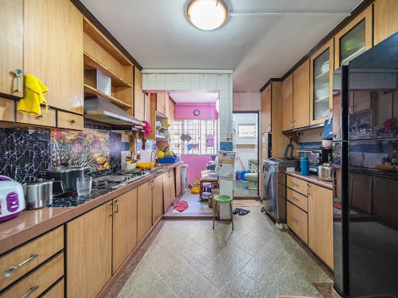 348 Tampines Street 33, 348 Tampines Street 33, 3 Bedrooms, 1,163 sqft, HDB Flat For Sale, by Sarah Chua, 500219265 - Kitchen - PropertyGuru.com.sg