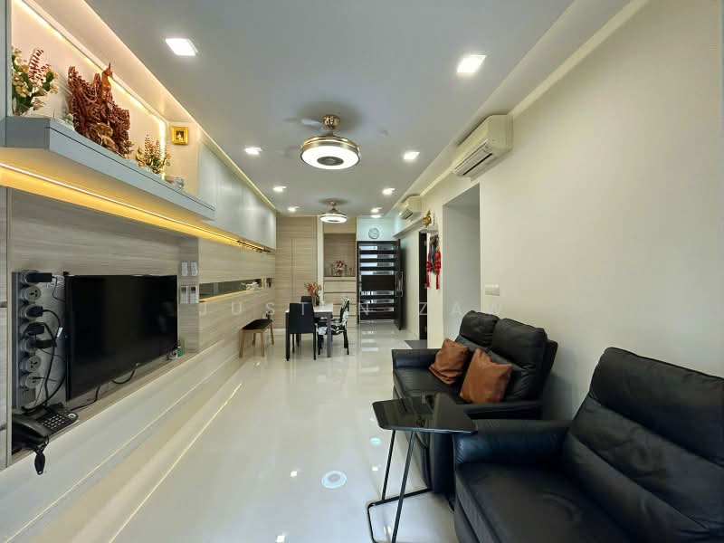 Heron Bay, Upper Serangoon View, 3 Bedrooms, 1,033 sqft, Executive Condominium For Sale, by Justin Zaw, 500219291 - Living Room - PropertyGuru.com.sg