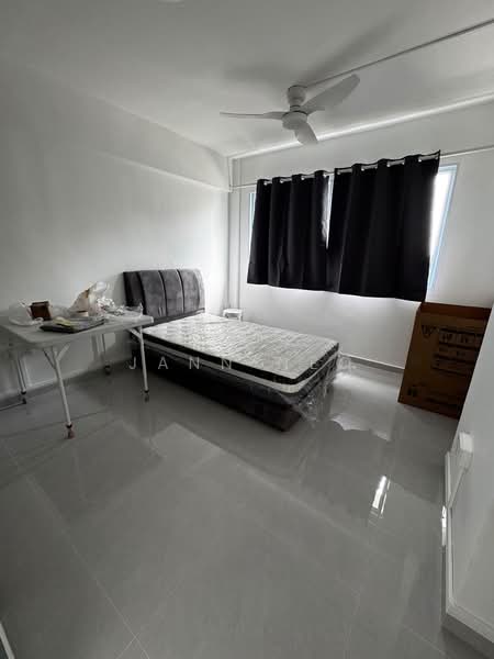 558 Pasir Ris Street 51, 558 Pasir Ris Street 51, Room Rental, 120 sqft, HDB Flat For Rent, by Jann Neo, 500219293 - Bedroom - PropertyGuru.com.sg