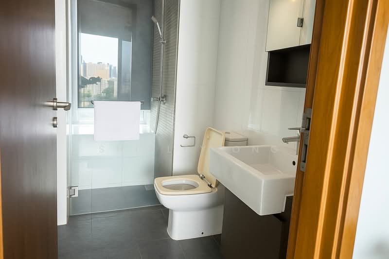 The Parc Condominium, 11 West Coast Walk, 3 Bedrooms, 1,292 sqft, Condominium For Rent, by Shirley Ong, 500219296 - Bathroom - PropertyGuru.com.sg