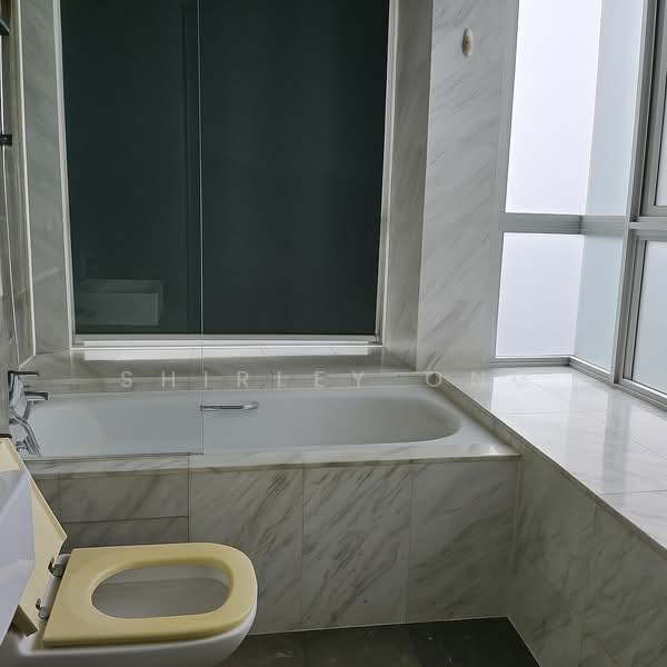 The Parc Condominium, 11 West Coast Walk, 3 Bedrooms, 1,292 sqft, Condominium For Rent, by Shirley Ong, 500219296 - Bathroom - PropertyGuru.com.sg